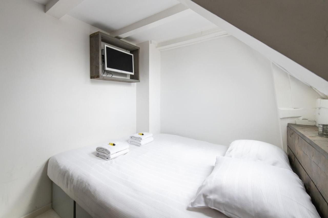 Two Bedroom Apartment In Historic Canalhouse From 1618 - City Centre 암스테르담 외부 사진