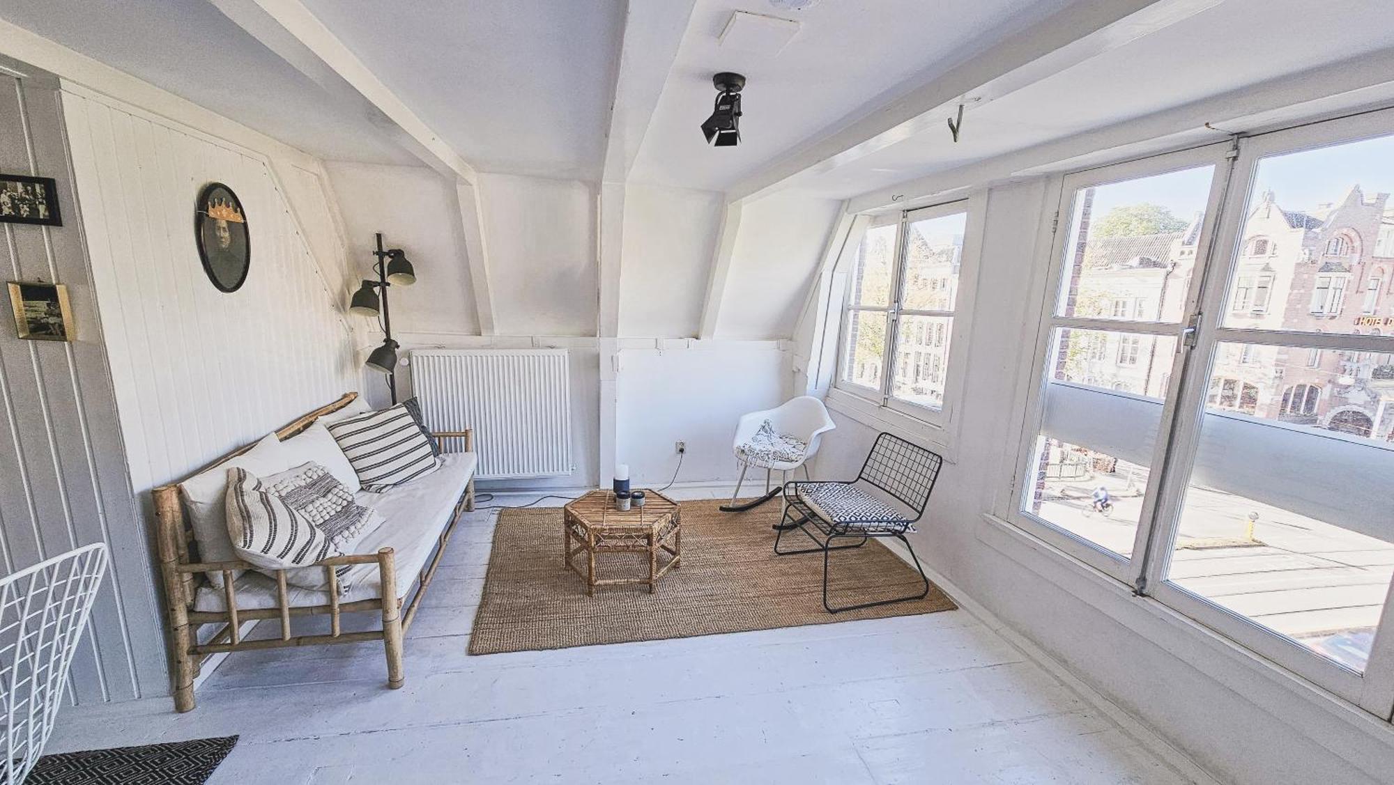 Two Bedroom Apartment In Historic Canalhouse From 1618 - City Centre 암스테르담 외부 사진