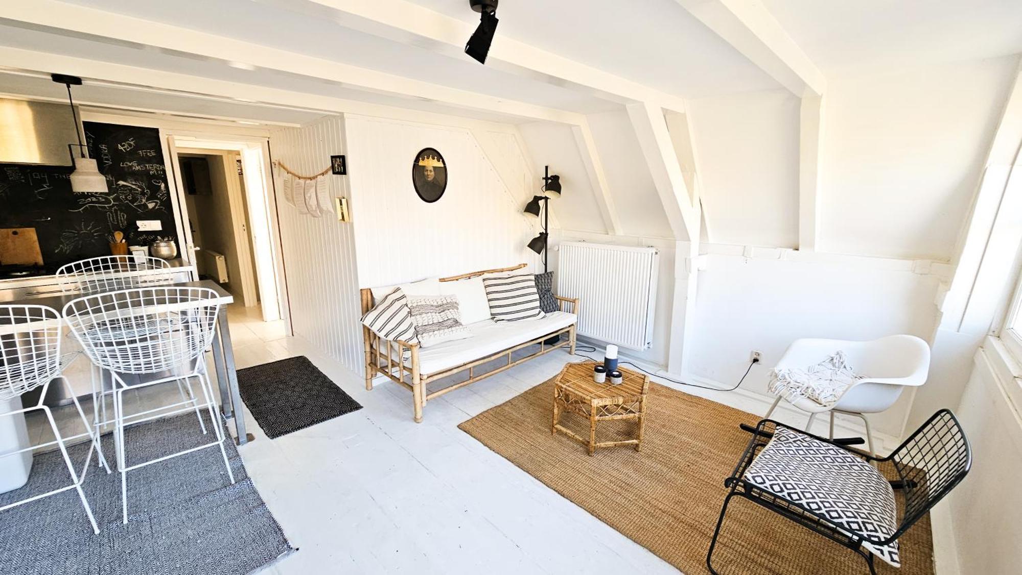 Two Bedroom Apartment In Historic Canalhouse From 1618 - City Centre 암스테르담 외부 사진