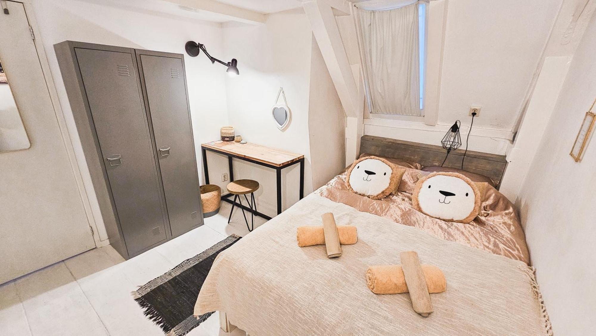 Two Bedroom Apartment In Historic Canalhouse From 1618 - City Centre 암스테르담 외부 사진