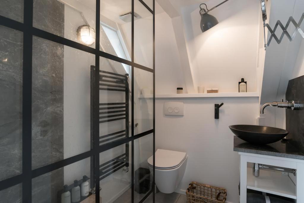 Two Bedroom Apartment In Historic Canalhouse From 1618 - City Centre 암스테르담 외부 사진