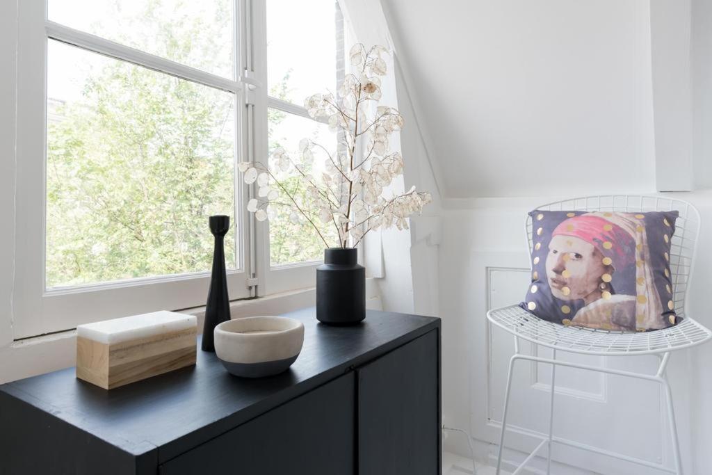 Two Bedroom Apartment In Historic Canalhouse From 1618 - City Centre 암스테르담 외부 사진